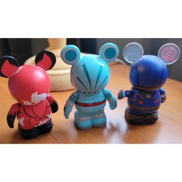 3 Disney Vinylmation 3" Fgures Red Dragon TomorrowLand Astronaut Captian America - Picture 2 of 6